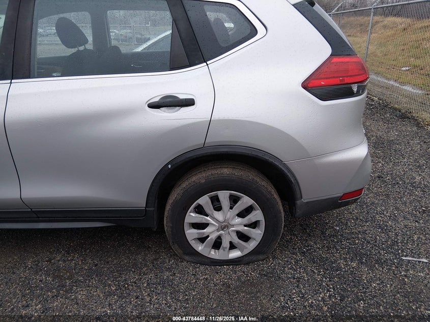 KNMAT2MT2HP575764 2017 NISSAN ROGUE photo no. 6