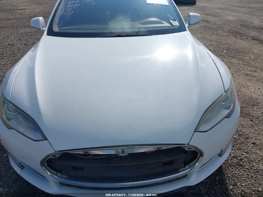 2013 Tesla Model S VIN: 5YJSA1AC1DFP10200 Lot: 43784473