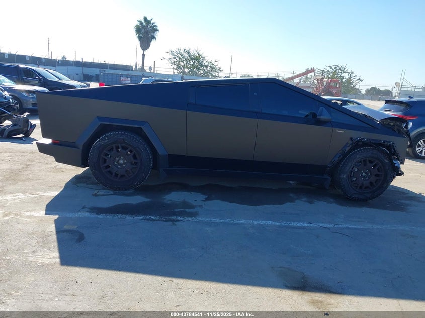 2024 Tesla Cybertruck All-Wheel Drive VIN: 7G2CEHED4RA033309 Lot: 43784541