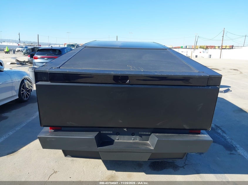 2024 Tesla Cybertruck All-Wheel Drive VIN: 7G2CEHED4RA033309 Lot: 43784541