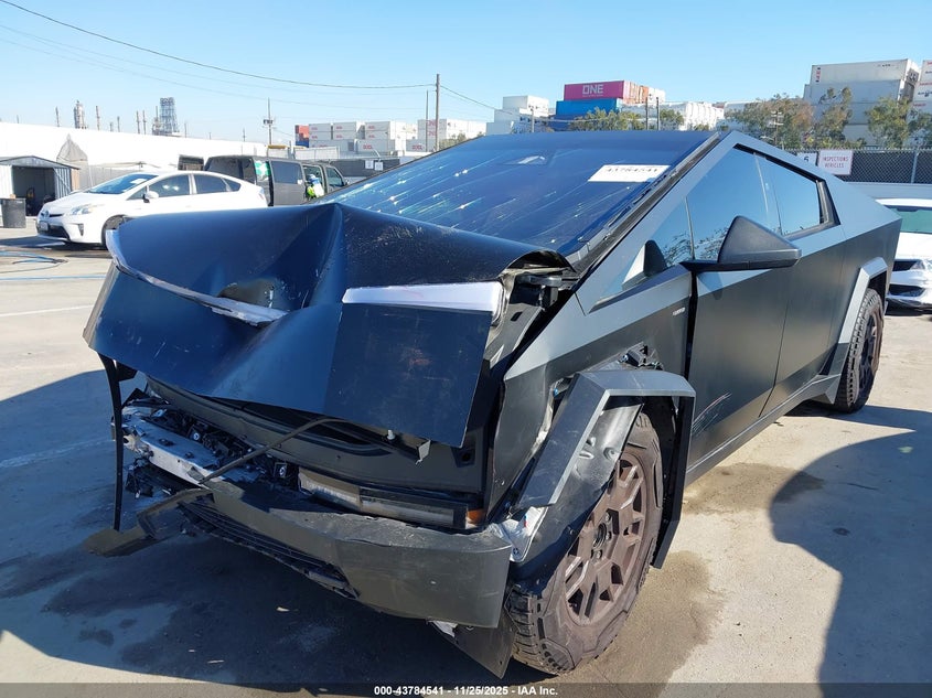 2024 Tesla Cybertruck All-Wheel Drive VIN: 7G2CEHED4RA033309 Lot: 43784541