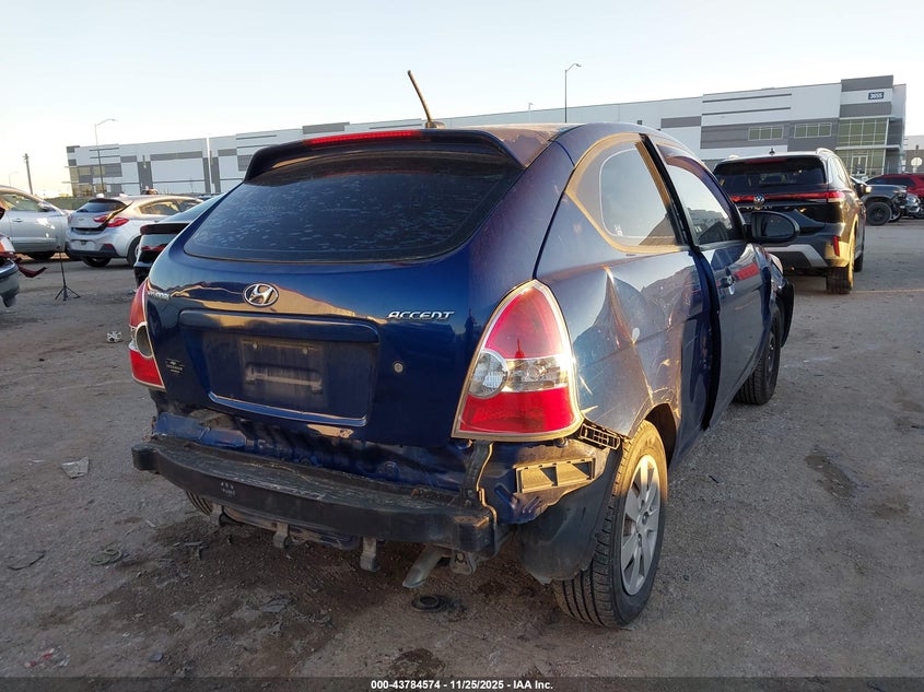 KMHCM36CX8U104404 2008 HYUNDAI ACCENT photo no. 4