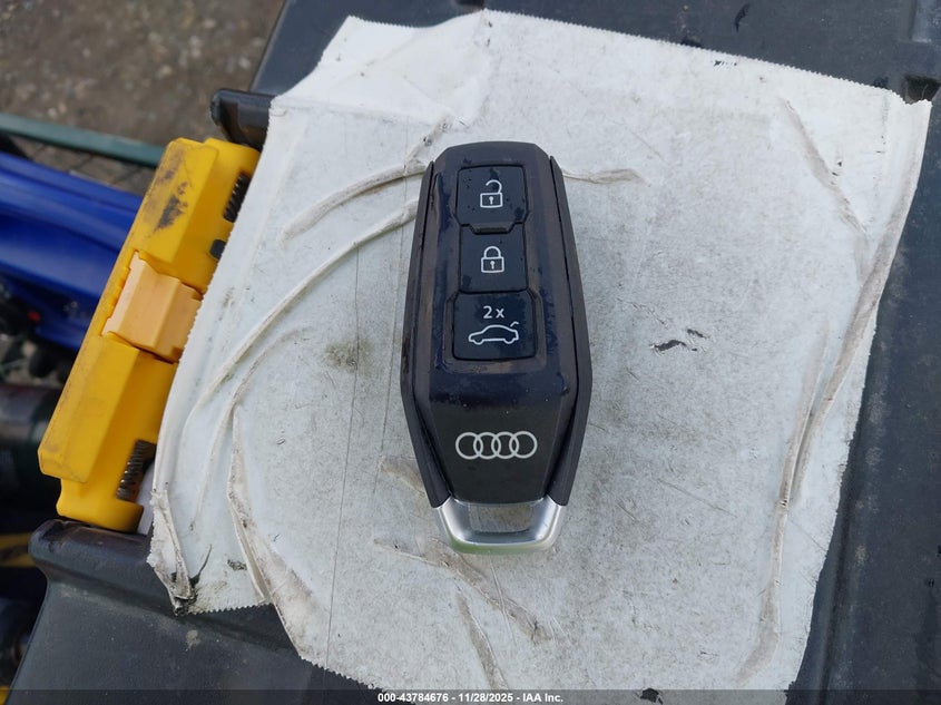 2025 Audi A6 E-Tron Premium VIN: WAU1CAGH5SA028271 Lot: 43784676