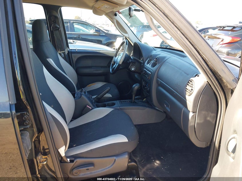 1J4GL48K93W663856 2003 JEEP LIBERTY (NORTH AMERICA) photo no. 5