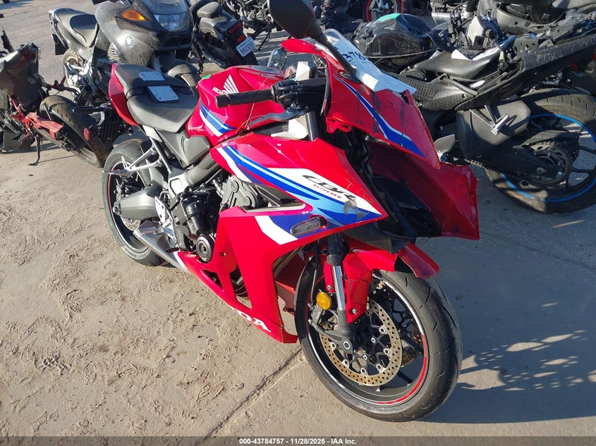 HONDA CBR650 2025. Lot# 43784757. VIN MLHRH1559S5100837. Photo 1
