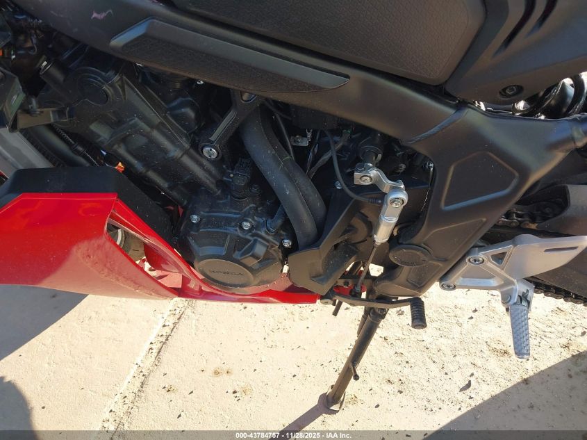 2025 Honda Cbr650 R VIN: MLHRH1559S5100837 Lot: 43784757