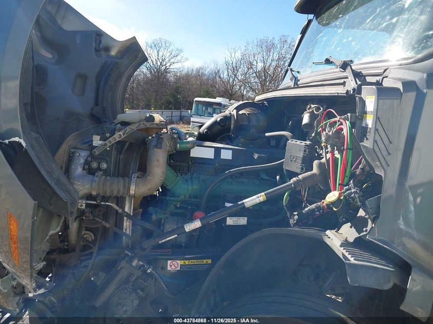 4V4NC9EH8LN261470 2020 VOLVO  photo no. 9