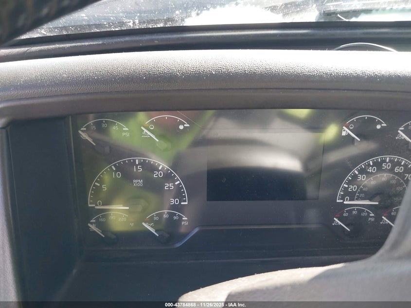 4V4NC9EH8LN261470 2020 VOLVO  photo no. 5