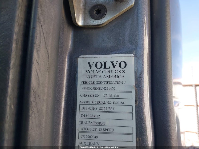 4V4NC9EH8LN261470 2020 VOLVO  photo no. 8