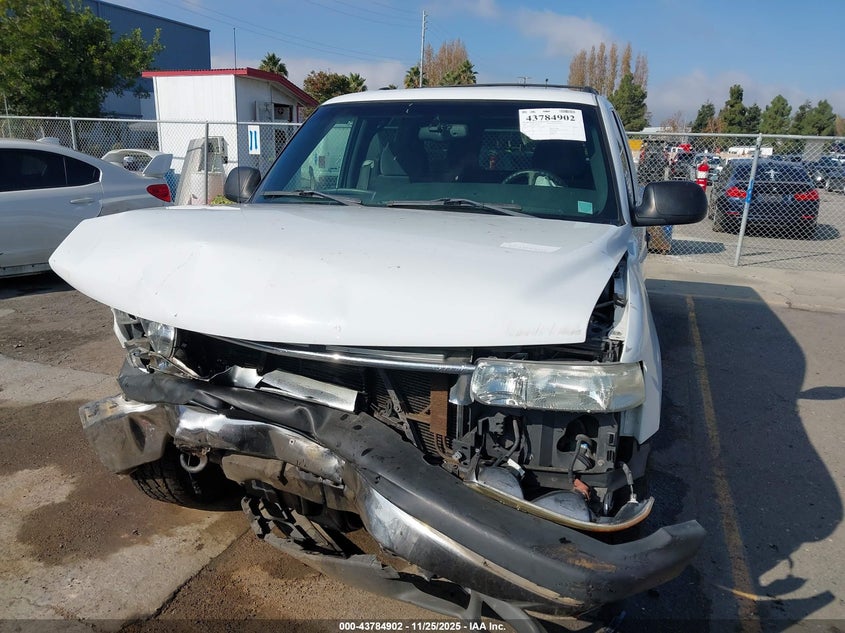 2002 Chevrolet Suburban 1500 Ls VIN: 3GNFK16T92G237183 Lot: 43784902