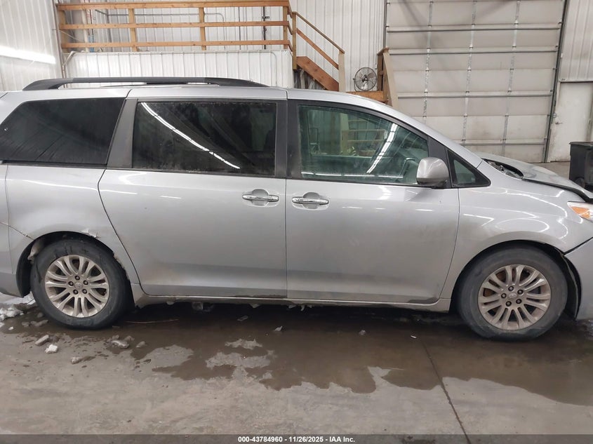 2015 Toyota Sienna Xle 8 Passenger VIN: 5TDYK3DC2FS558117 Lot: 43784960