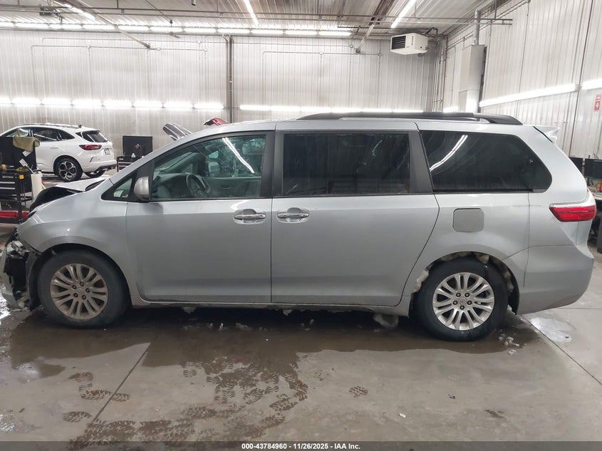 2015 Toyota Sienna Xle 8 Passenger VIN: 5TDYK3DC2FS558117 Lot: 43784960