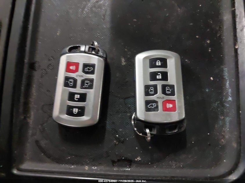 2015 Toyota Sienna Xle 8 Passenger VIN: 5TDYK3DC2FS558117 Lot: 43784960