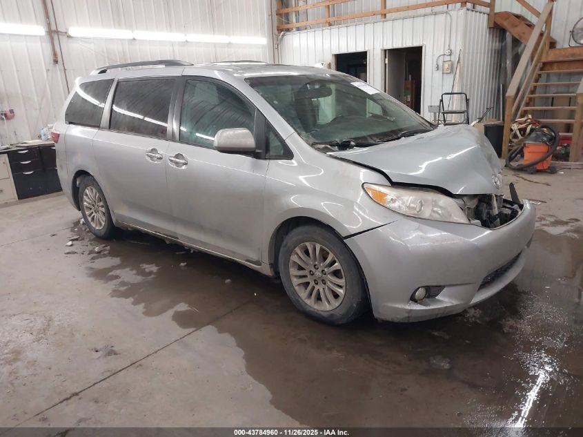 TOYOTA SIENNA XLE 8 PASSENGER
