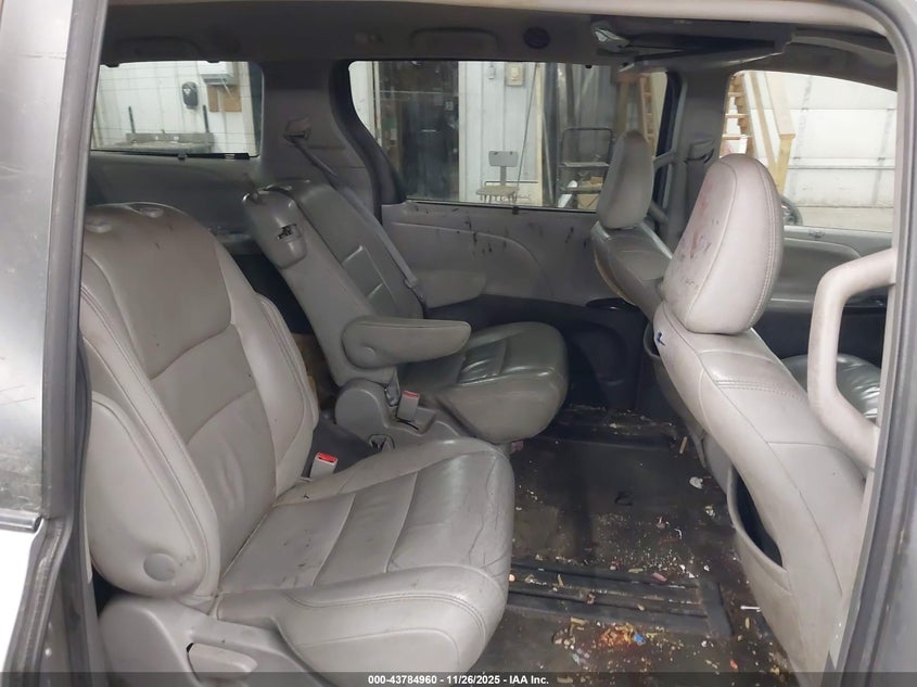 2015 Toyota Sienna Xle 8 Passenger VIN: 5TDYK3DC2FS558117 Lot: 43784960