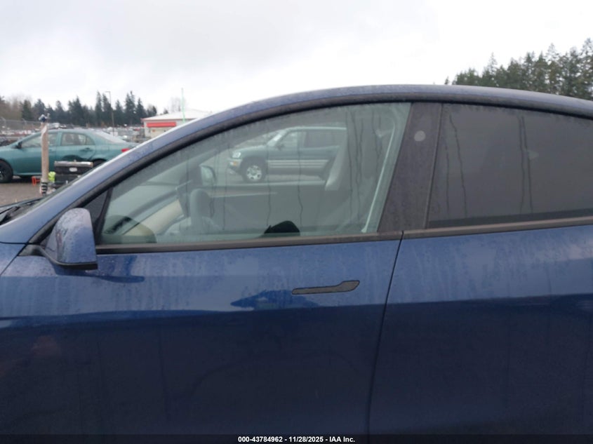 2023 Tesla Model Y Awd/Long Range Dual Motor All-Wheel Drive VIN: 7SAYGDEE2PF922441 Lot: 43784962