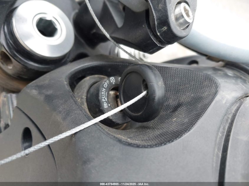 2020 Moto Guzzi V85 Tt VIN: ZGUKWUA06LM000012 Lot: 43784985