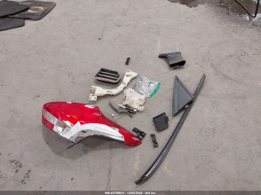 2018 Ford Focus Se VIN: 1FADP3K29JL207280 Lot: 43785031