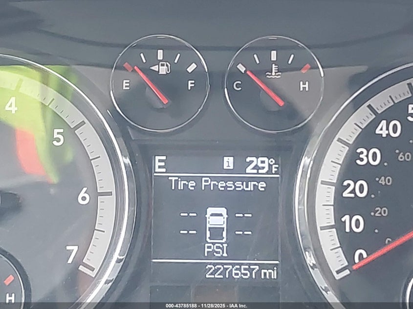 2010 Dodge Ram 1500 Slt/Sport/Trx VIN: 1D7RV1GT6AS125126 Lot: 43785188