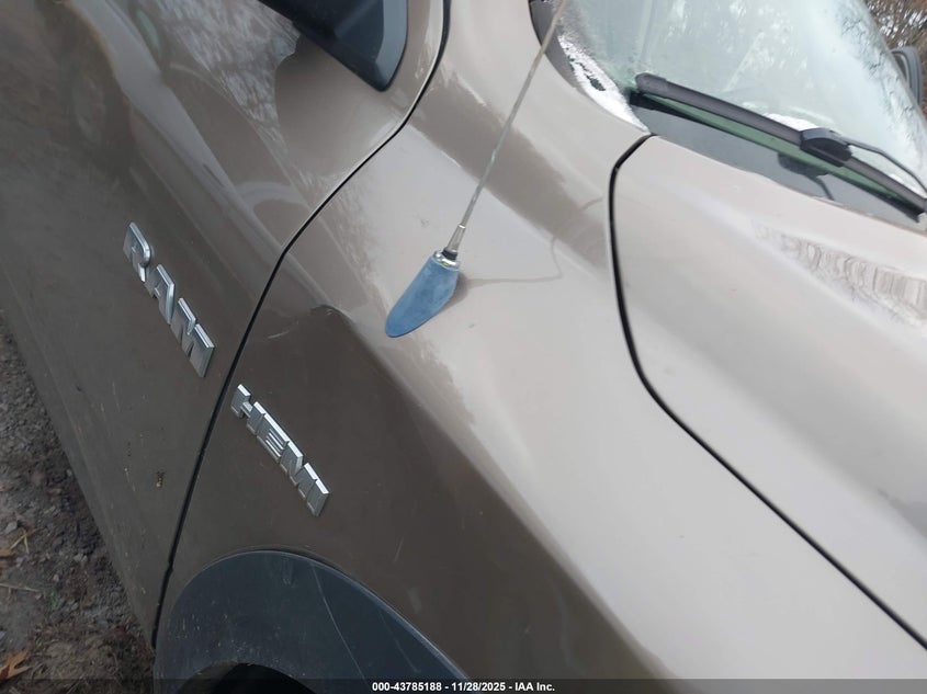 2010 Dodge Ram 1500 Slt/Sport/Trx VIN: 1D7RV1GT6AS125126 Lot: 43785188