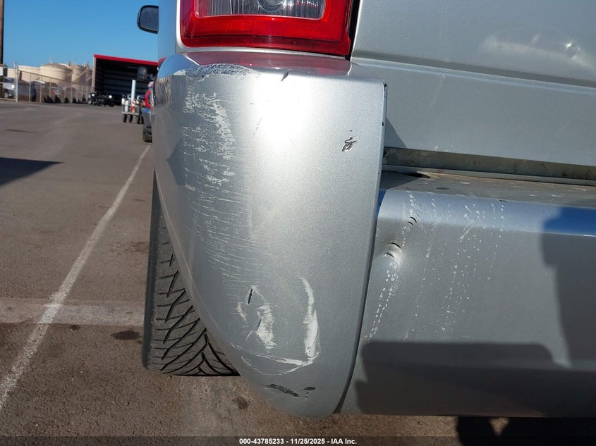 2005 Dodge Ram 1500 Srt-10 VIN: 3D3HA18H15G853680 Lot: 43785233