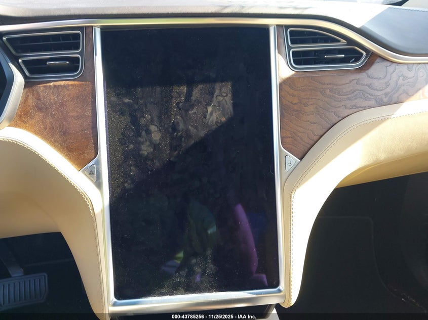 2017 Tesla Model X VIN: 5YJXCBE25HF044939 Lot: 43785256