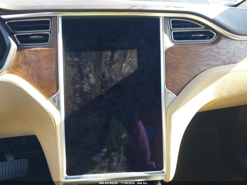 2017 Tesla Model X VIN: 5YJXCBE25HF044939 Lot: 43785256