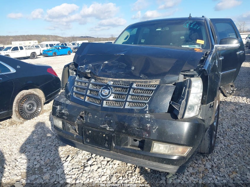 2007 Cadillac Escalade Standard VIN: 1GYFK63887R410392 Lot: 43785262