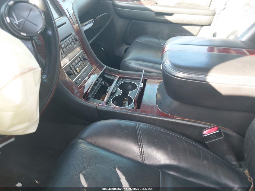 2007 Cadillac Escalade Standard VIN: 1GYFK63887R410392 Lot: 43785262