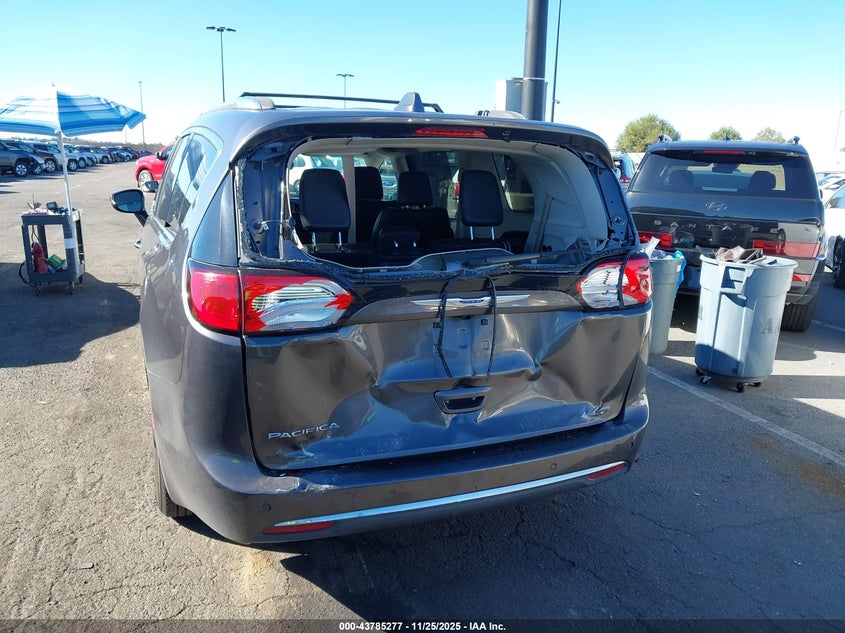 2018 Chrysler Pacifica Touring L VIN: 2C4RC1BG7JR185895 Lot: 43785277