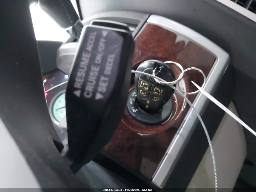 2010 Chrysler Town & Country Touring Plus VIN: 2A4RR8D19AR338674 Lot: 43785303