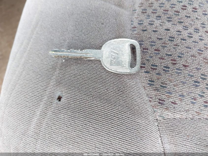 2000 Chevrolet Silverado 1500 Ls VIN: 2GCEC19V5Y1338737 Lot: 43785460