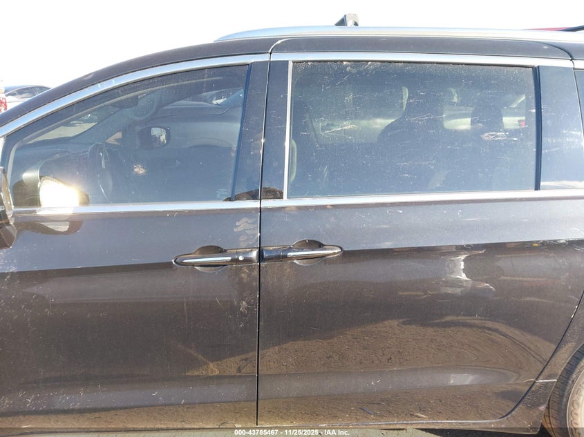 2021 Chrysler Pacifica Touring L VIN: 2C4RC1BG0MR552706 Lot: 43785467