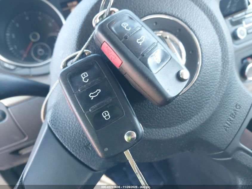 2014 Volkswagen Golf 2.5L VIN: WVWDB7AJ0EW010656 Lot: 43785636