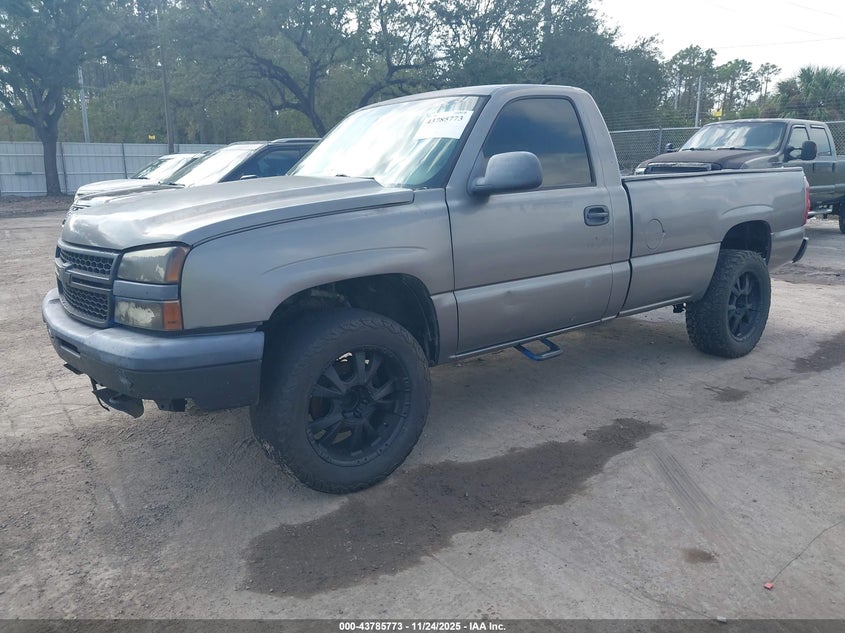 1GCEC14V17E190896 2007 CHEVROLET SILVERADO photo no. 2