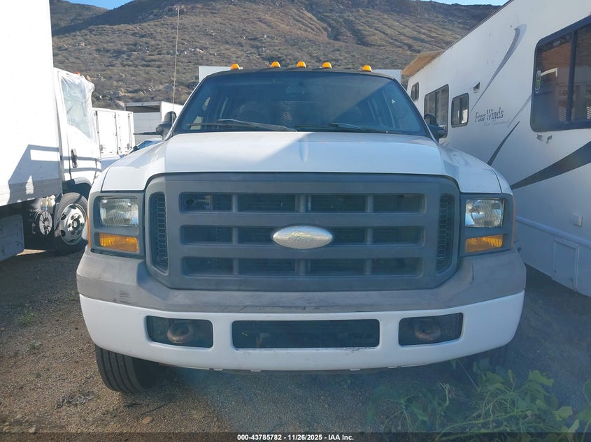 2005 Ford F-550 Lariat/Xl/Xlt VIN: 1FDAW56P95EB57066 Lot: 43785782