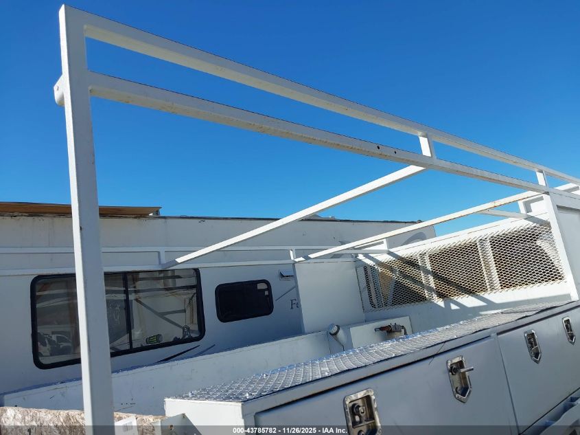 2005 Ford F-550 Lariat/Xl/Xlt VIN: 1FDAW56P95EB57066 Lot: 43785782