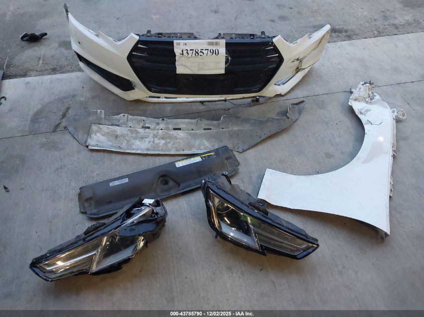 2019 Audi A4 40 Premium/40 Titanium Premium VIN: WAUGMAF45KN017575 Lot: 43785790