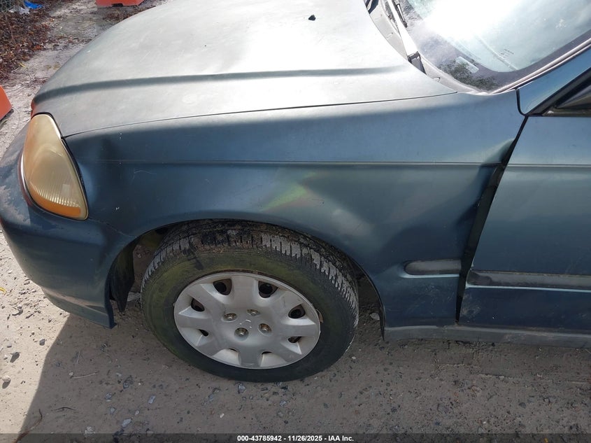 1998 Honda Civic Dx VIN: 1HGEJ6522WL016094 Lot: 43785942