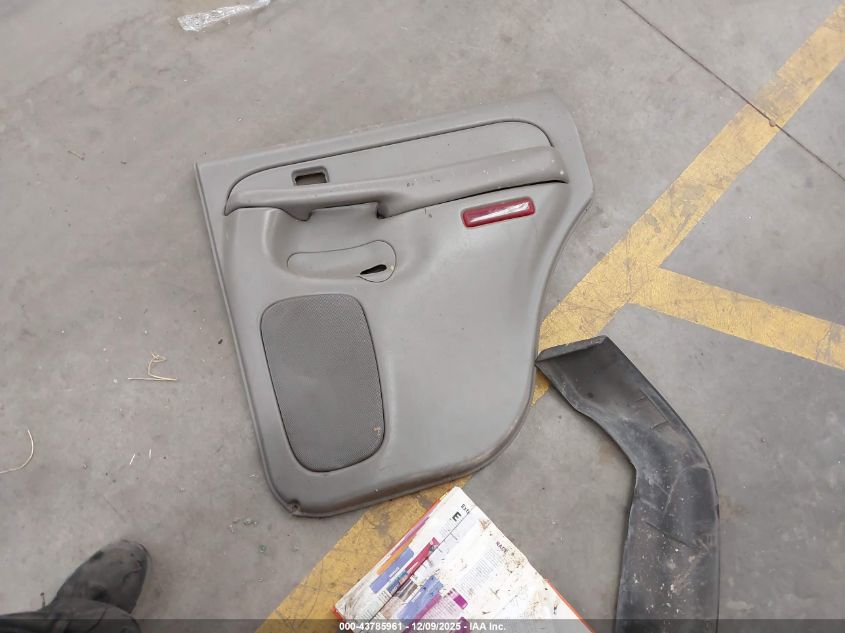 2004 Chevrolet Tahoe Ls VIN: 1GNEC13V34J323279 Lot: 43785961