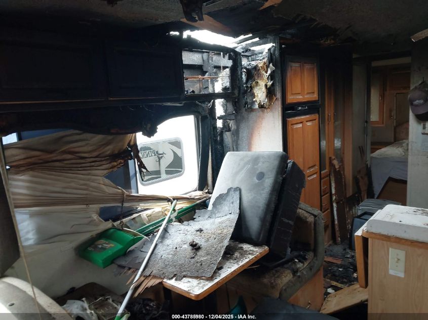 1999 Ford F550 Super Duty Stripped Chass VIN: 3FCMF53S7XJA13119 Lot: 43785980