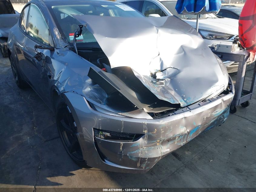 2026 Tesla Model Y Long Range Dual Motor All-Wheel Drive VIN: 7SAYGDED7TF522053 Lot: 43785998