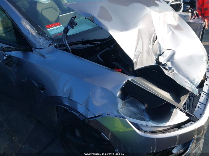 2026 Tesla Model Y Long Range Dual Motor All-Wheel Drive VIN: 7SAYGDED7TF522053 Lot: 43785998