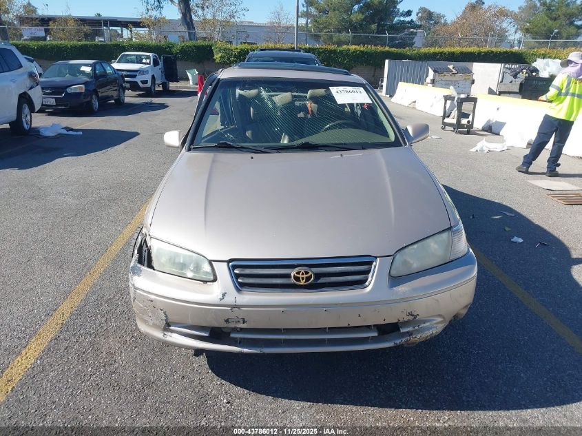 2000 Toyota Camry Xle V6 VIN: 4T1BF28K3YU941113 Lot: 43786012