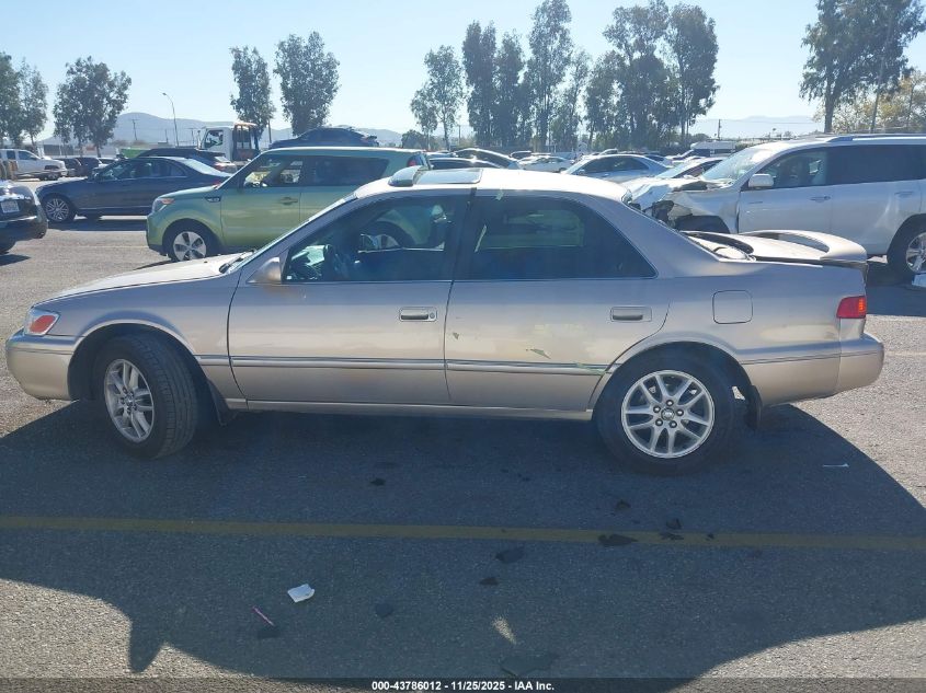 2000 Toyota Camry Xle V6 VIN: 4T1BF28K3YU941113 Lot: 43786012