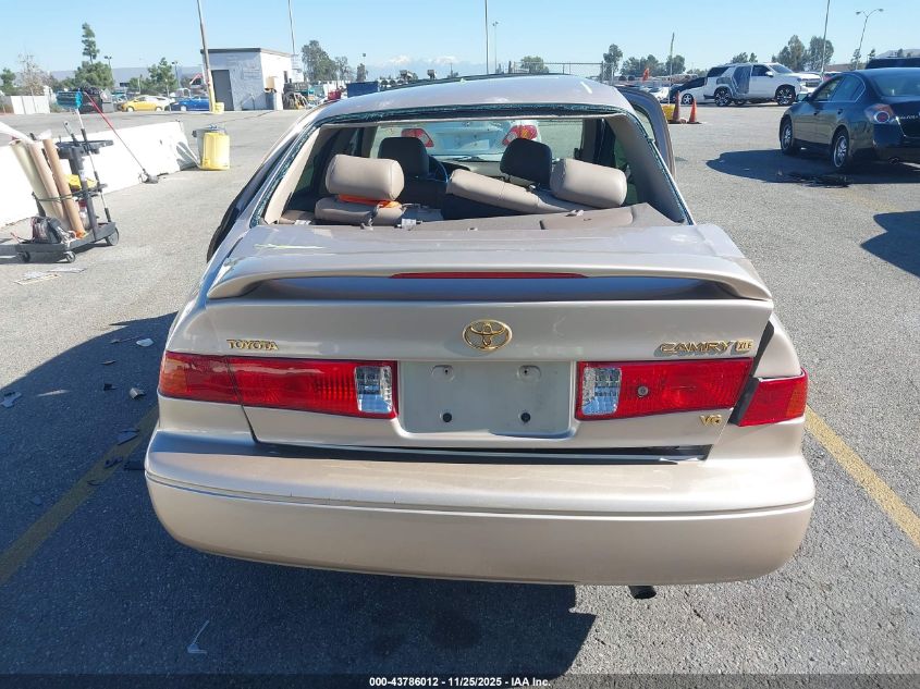 2000 Toyota Camry Xle V6 VIN: 4T1BF28K3YU941113 Lot: 43786012