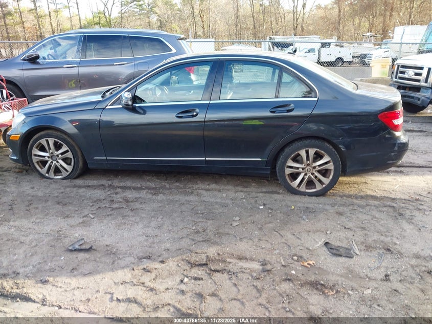 2012 Mercedes-Benz C 300 Luxury 4Matic VIN: WDDGF8BB5CR201764 Lot: 43786185