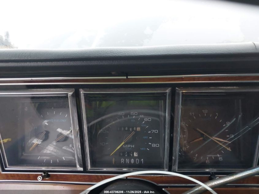 1989 Lincoln Town Car Signature VIN: 1LNBM82F8KY609768 Lot: 43786206