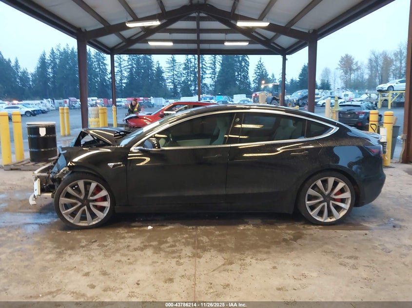 2018 Tesla Model 3 Long Range/Performance VIN: 5YJ3E1EB5JF081806 Lot: 43786214