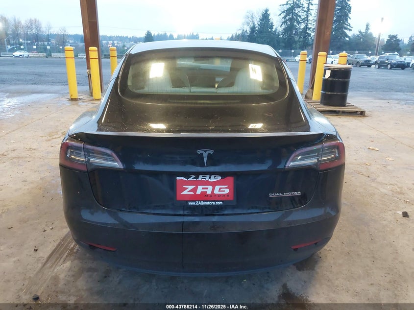 2018 Tesla Model 3 Long Range/Performance VIN: 5YJ3E1EB5JF081806 Lot: 43786214